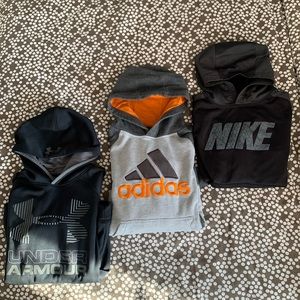 3 hoodies YM Nike, Adidas, Under Armour.